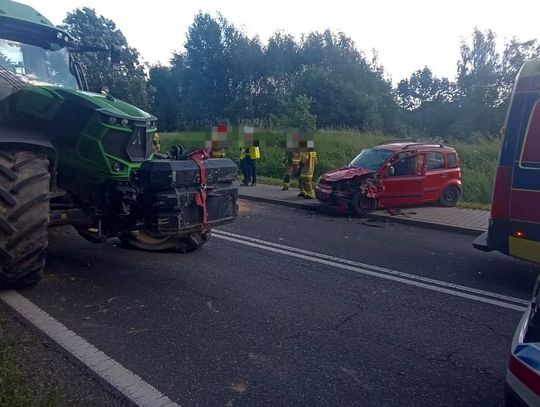 Czołowe zderzenie na DK44 w Półwsi. Cztery osoby ranne, w akcji śmigłowiec LPR