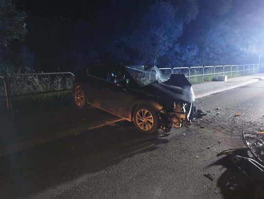 Zderzenie dwóch samochodów na DK28 w Mszanie Dolnej. Trzy osoby trafiły do szpitala