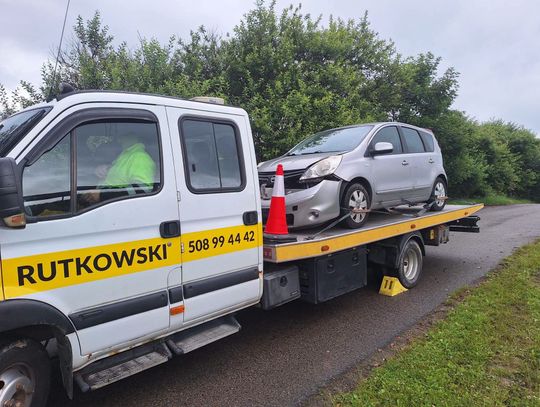 Kolizja na Zakopiance w Chabówce. Auto uderzyło w bariery energochłonne