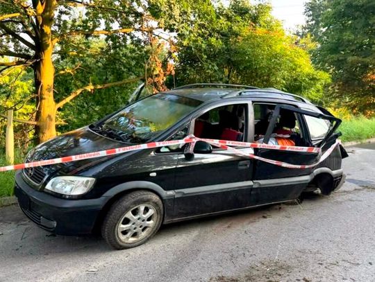 16-latek bez prawa jazdy rozbił auto w Brzeszczach. W środku jechało pięciu nastolatków