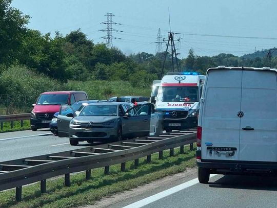 Seria wypadków na A4. Intensywny początek weekendu i duże utrudnienia w ruchu