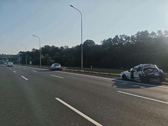 Zderzenie pięciu pojazdów na S7 w Nowej Hucie. Dwie osoby trafiły do szpitala