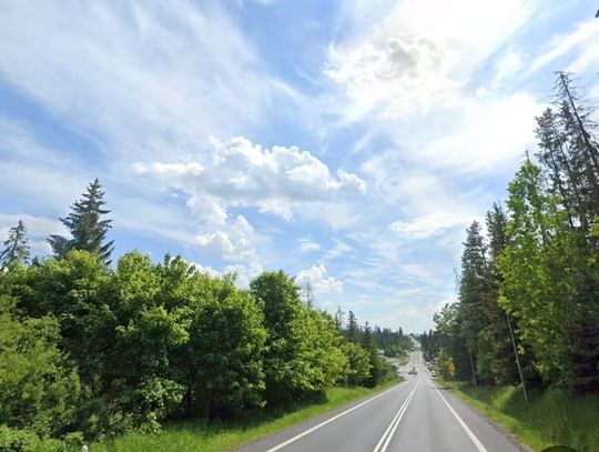 Czwartkowy paraliż Chyżnianki. Ciężarówka przewróciła się na bok, jedna osoba ranna