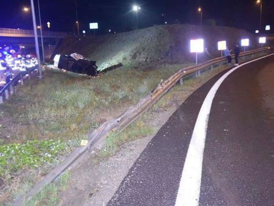 Tragiczny wypadek w Skawie. 22-letni kierowca Forda Transita nie żyje