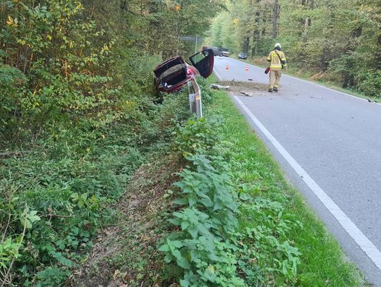 Zderzenie dwóch samochodów w Maszkienicach. Jedna osoba trafiła do szpitala