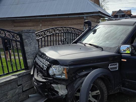 Sceny jak z GTA na Podhalu! 59-latka taranowała auta i uciekała przed policją