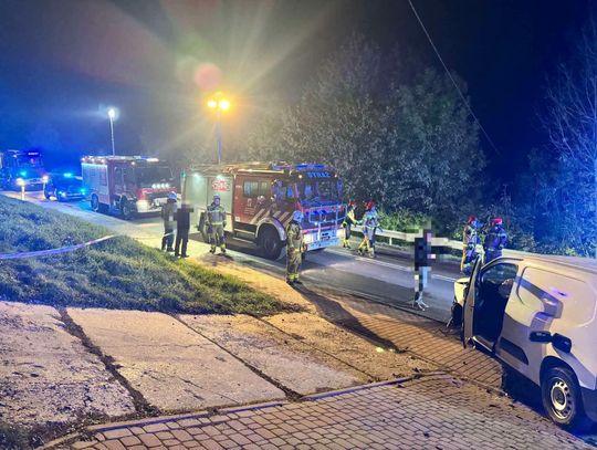 Poważny wypadek w Rabie Niżnej. Czołowe zderzenie, śmigłowiec LPR na miejscu
